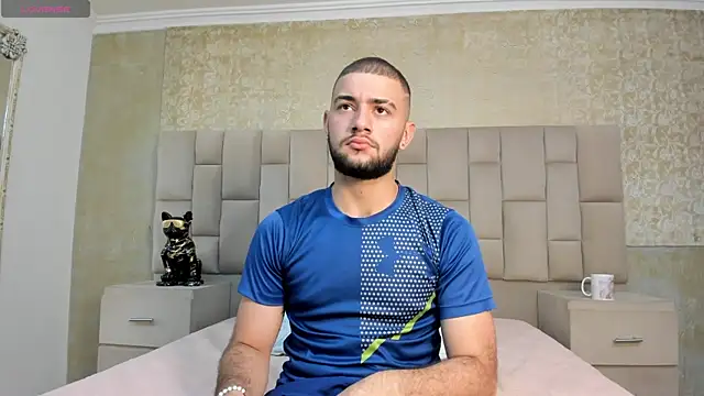 MaximusDick1  online show from 11-22-25, 04:22