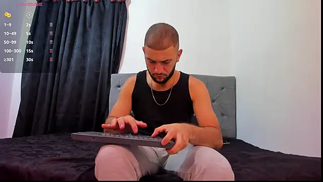 MaximusDick1  online show from 12-03-25, 04:09