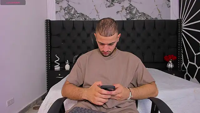 MaximusDick1  online show from 05-23-26, 11:58