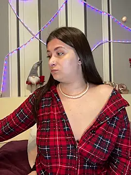 Snapshot of Jadelli chatting on 03-06-25, 06:05 Jadelli online show from 03-06-25, 06:05