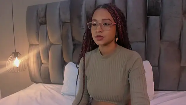 Lorena Vieira  online show from 03-07-25, 06:54