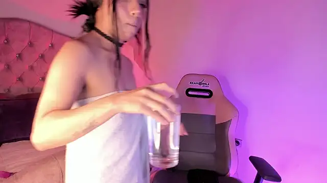 sofi soft  online show from 02-27-25, 04:21