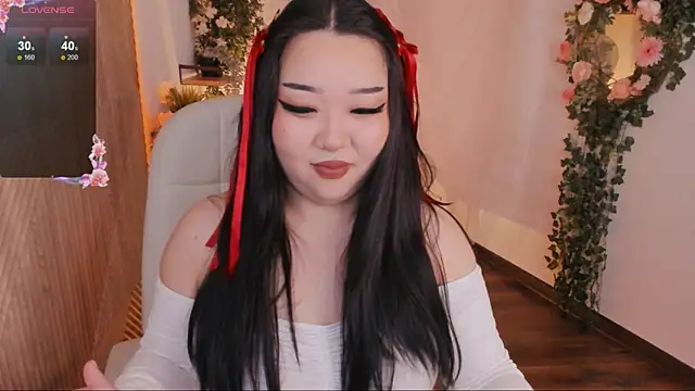 Snapshot of mei_honey_ chatting on 12-17-24, 05:29 mei honey  online show from 12-17-24, 05:29