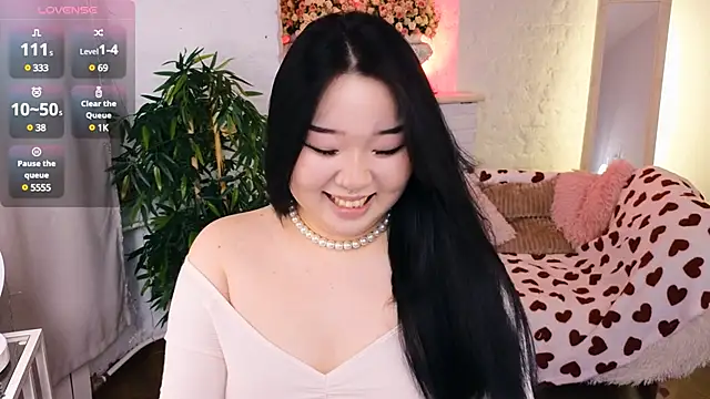 Snapshot of mei_honey_ chatting on 02-28-25, 01:47 mei honey  online show from 02-28-25, 01:47