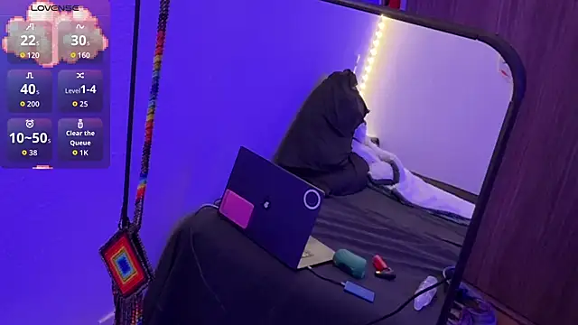 Snapshot of bearcloudcomputa chatting on 09-30-25, 05:45 bearcloudcomputa online show from 09-30-25, 05:45