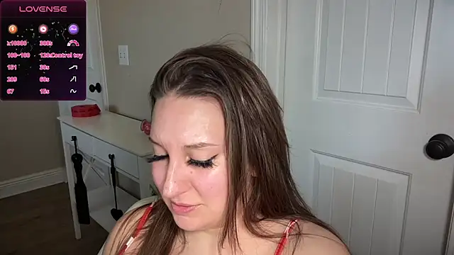 Snapshot of Brooklyn_Bee chatting on 01-01-25, 05:22 Brooklyn Bee online show from 01-01-25, 05:22