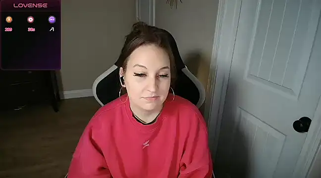 Snapshot of Brooklyn_Bee chatting on 03-21-25, 12:40 Brooklyn Bee online show from 03-21-25, 12:40