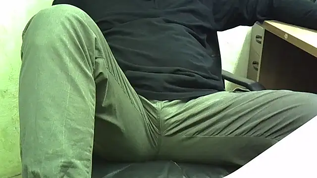 Snapshot of nikdov3 chatting on 10-02-25, 05:14 nikdov3 online show from 10-02-25, 05:14