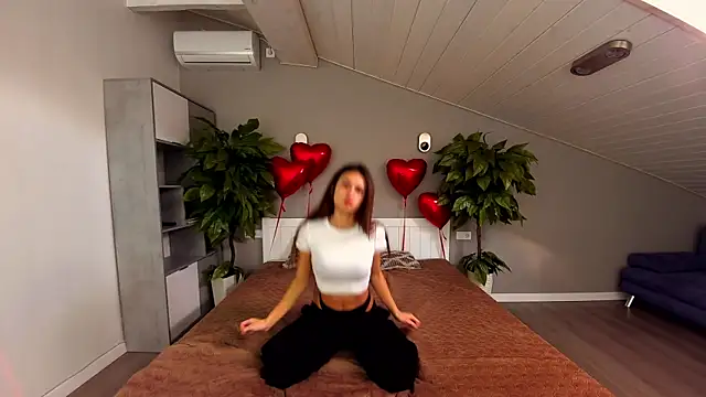 ValeryRoyale online show from 02-18-25, 11:22