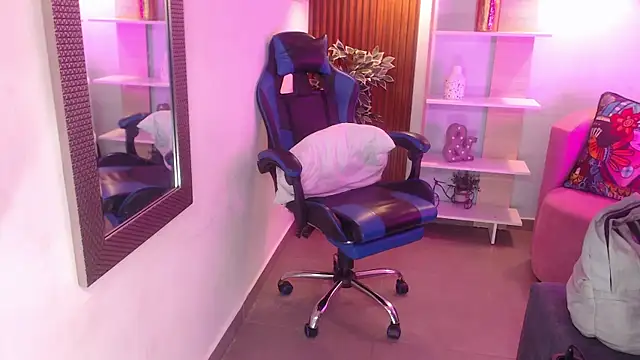 Dalila Sky online show from 09-26-25, 06:01