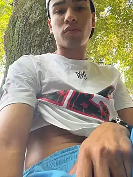 Snapshot of andy_0018 chatting on 01-21-25, 01:11 andy 0018 online show from 01-21-25, 01:11