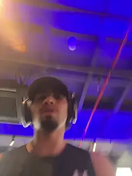 Snapshot of andy_0018 chatting on 02-04-26, 08:25 andy 0018 online show from 02-04-26, 08:25