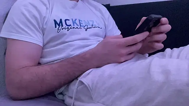 Snapshot of leonicecock0 chatting on 12-06-24, 11:25 leonicecock0 online show from 12-06-24, 11:25