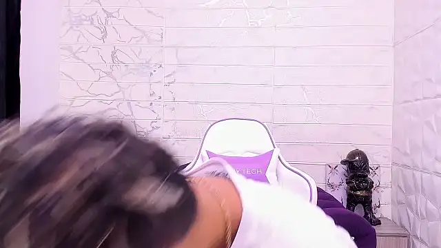 Im Milan Rs online show from 02-20-25, 12:08