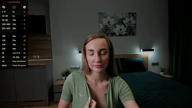 Snapshot of chloewallace chatting on 03-18-25, 08:26 chloewallace online show from 03-18-25, 08:26