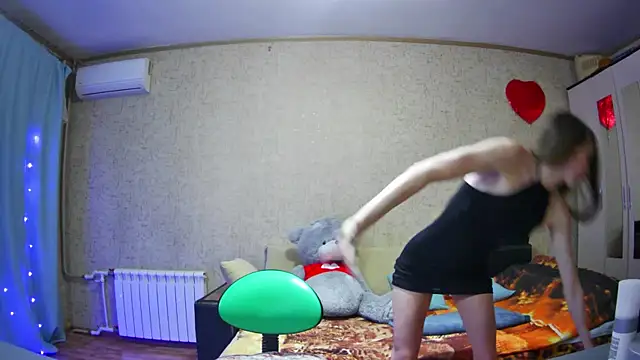 Snapshot of --Model--2 chatting on 12-05-24, 01:17 --Model--2 online show from 12-05-24, 01:17