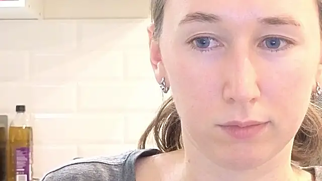 Snapshot of --Model--2 chatting on 10-25-25, 12:18 --Model--2 online show from 10-25-25, 12:18