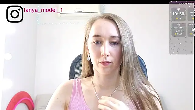 --Model--2 online show from 11-29-25, 10:13