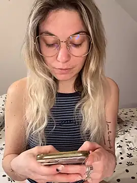 carlaaa online show from 03-11-26, 09:54