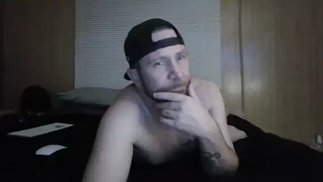 Snapshot of Edward_LongCock chatting on 05-17-26, 05:16 Edward LongCock online show from 05-17-26, 05:16