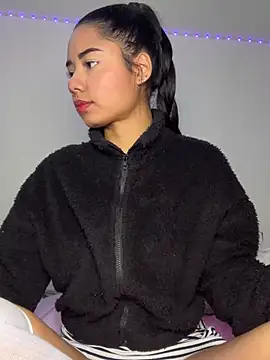 Snapshot of _Luana chatting on 01-17-25, 12:52  Luana online show from 01-17-25, 12:52