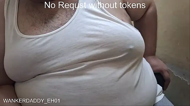 Snapshot of WANKERDADDY_EH01 chatting on 12-26-24, 05:30 WANKERDADDY EH01 online show from 12-26-24, 05:30