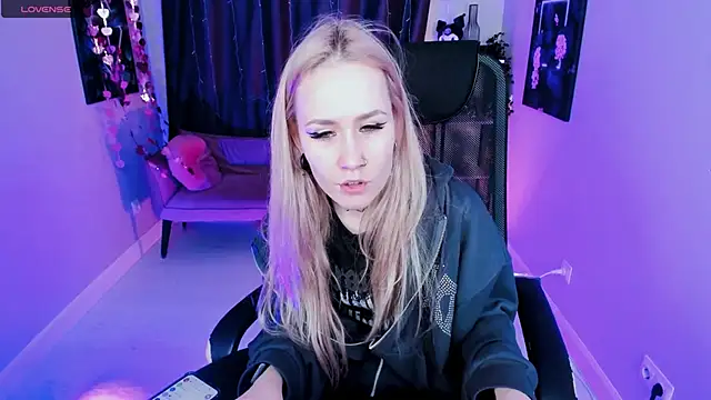 Bunny  of love online show from 02-12-25, 01:37