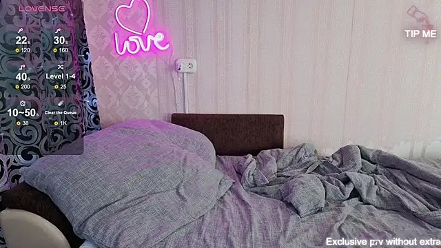 Snapshot of KellyCrystall chatting on 03-02-26, 07:15 KellyCrystall online show from 03-02-26, 07:15