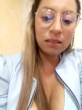 Snapshot of Katalina_S3xy chatting on 01-25-25, 05:30 Katalina S3xy online show from 01-25-25, 05:30