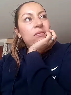 Snapshot of Katalina_S3xy chatting on 01-29-25, 03:26 Katalina S3xy online show from 01-29-25, 03:26