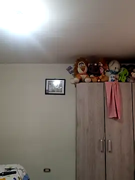 Snapshot of Katalina_S3xy chatting on 02-14-25, 12:36 Katalina S3xy online show from 02-14-25, 12:36