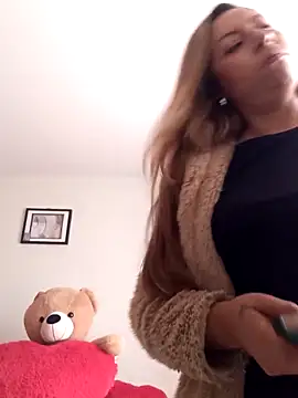Snapshot of Katalina_S3xy chatting on 02-17-25, 12:48 Katalina S3xy online show from 02-17-25, 12:48