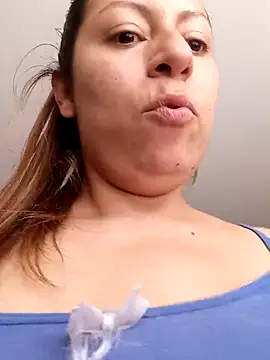 Snapshot of Katalina_S3xy chatting on 02-19-25, 05:27 Katalina S3xy online show from 02-19-25, 05:27
