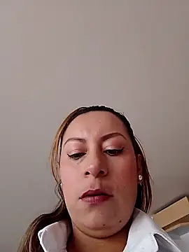 Snapshot of Katalina_S3xy chatting on 09-17-25, 12:07 Katalina S3xy online show from 09-17-25, 12:07