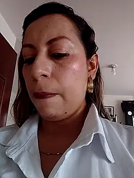 Snapshot of Katalina_S3xy chatting on 10-03-25, 01:08 Katalina S3xy online show from 10-03-25, 01:08