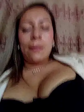 Snapshot of Katalina_S3xy chatting on 10-11-25, 08:40 Katalina S3xy online show from 10-11-25, 08:40
