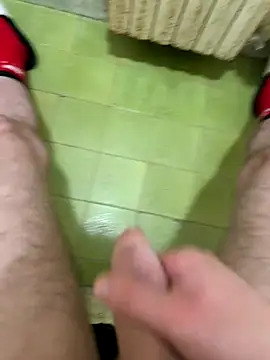 Snapshot of Miky_21 chatting on 11-18-25, 01:33 Miky 21 online show from 11-18-25, 01:33