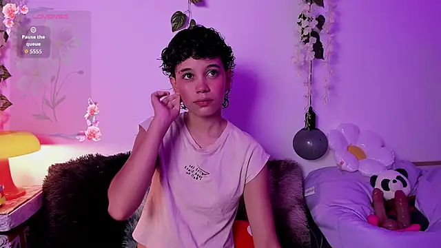 Snapshot of fernanda_indie chatting on 09-23-25, 07:39 fernanda indie online show from 09-23-25, 07:39