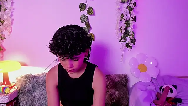 Snapshot of fernanda_indie chatting on 10-18-25, 07:36 fernanda indie online show from 10-18-25, 07:36