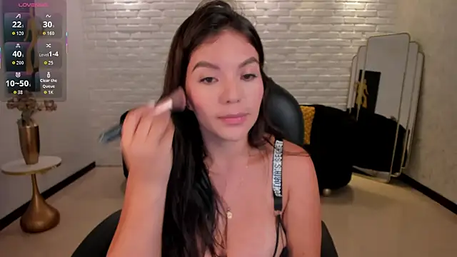 Snapshot of ValeriaRoldanX chatting on 10-23-25, 03:28 ValeriaRoldanX online show from 10-23-25, 03:28