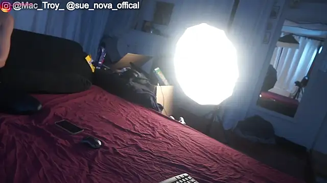 Snapshot of MacTroy chatting on 12-03-25, 05:11 MacTroy online show from 12-03-25, 05:11