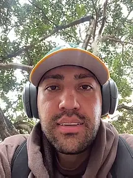 JuanZapata33 online show from 01-01-25, 08:47