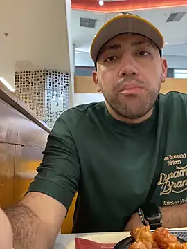 JuanZapata33 online show from 10-29-25, 08:54