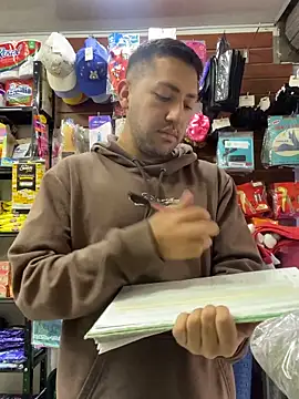 JuanZapata33 online show from 11-18-25, 09:08