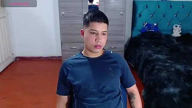 Snapshot of Randy_horny chatting on 09-30-25, 03:50 Randy horny online show from 09-30-25, 03:50