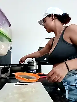 luna hell online show from 03-07-25, 03:39