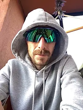 dann1111 online show from 11-08-25, 02:28