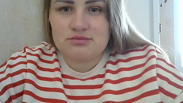 Snapshot of Honeydew-Waves chatting on 10-31-25, 07:09 Honeydew-Waves online show from 10-31-25, 07:09