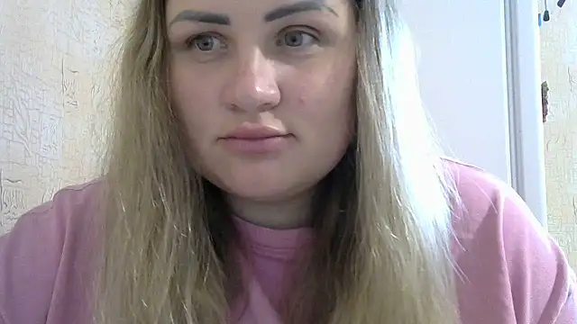 Snapshot of Honeydew-Waves chatting on 11-06-25, 07:42 Honeydew-Waves online show from 11-06-25, 07:42