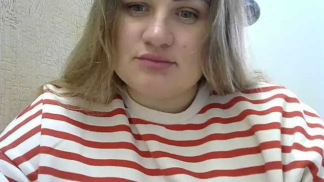 Snapshot of Honeydew-Waves chatting on 11-28-25, 08:28 Honeydew-Waves online show from 11-28-25, 08:28